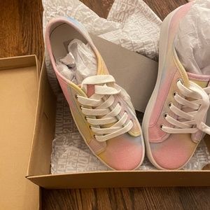 Brand new Steve Madden platform sneakers